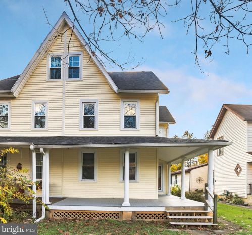 825 Highland Ave, Palmyra, NJ 08065-1924
