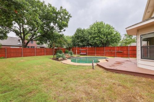740 Teakwood Dr, Lewisville TX  75028-7232 exterior