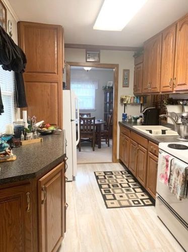1922 Raymond Ave, Latrobe PA  15650-3044 exterior