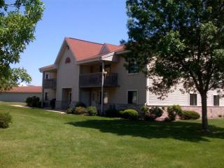 1230 Bear Pass, Mukwonago WI  53149-8404 exterior