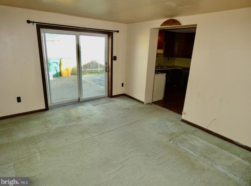 2219 Henlopen Ave, Wilmington DE  19804-3621 exterior