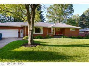 370 Yvonne Dr, Youngstown, OH 44505-1969