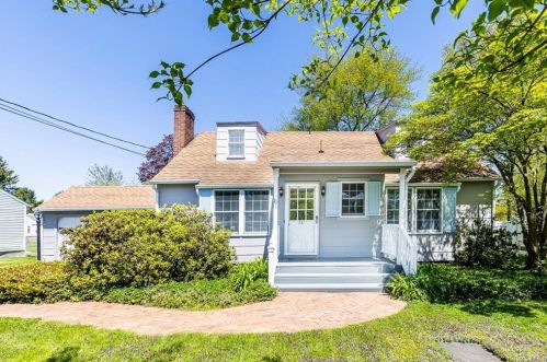 11 Rogers Pl, Hyde Park, NY 12538-1112