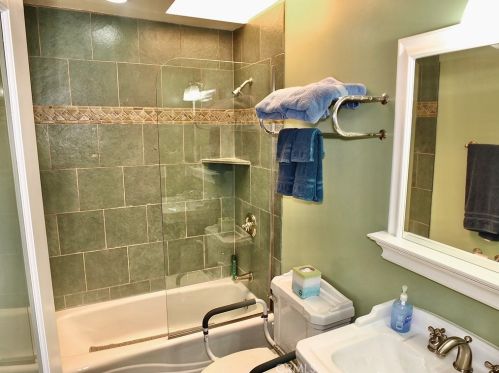 4564 Falcon Ave, Long Beach CA 90807-1814 exterior