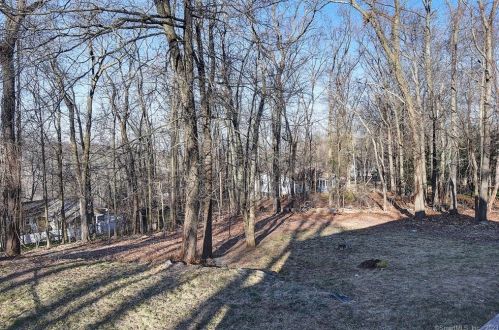 50 Bette Dr, Manchester CT  06040-6814 exterior