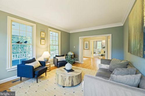 610 Poplar Dr, Falls Church VA  22046-2838 exterior