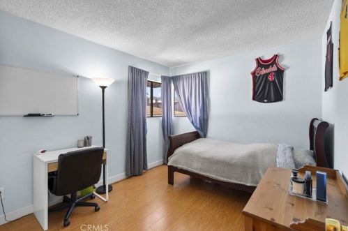 805 Chestnut St, Glendale CA 91205-2501 exterior