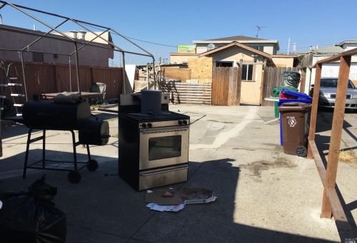 2321 Clinton Ave, Richmond CA 94804-1415 exterior