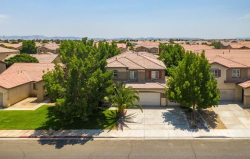 13765 Colorado Ln, Victorville, CA 92394-7501