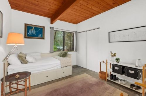 3533 Dove Holw Rd, Encinitas CA 92024-7245 exterior