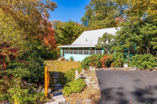 29 Niles Rd, New Hartford, CT 06057-4224
