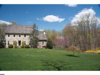 821 Cadmus Rd, Pottstown, PA 19465-8415