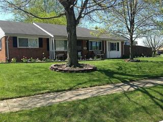 6569 Sterling Dr, Enon, OH 45323-1748