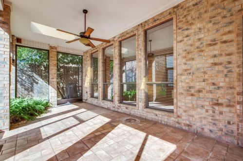 5001 Wedgewood Dr, Bellaire, TX 77401-2833
