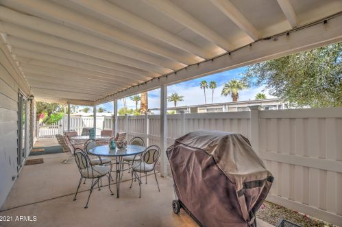 25403 Wyoming Ave, Chandler AZ  85248-6460 exterior