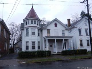 28 Henry St, Kingston, NY 12401-5054