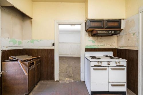 4712 International Blvd, Oakland CA  94601-5239 exterior