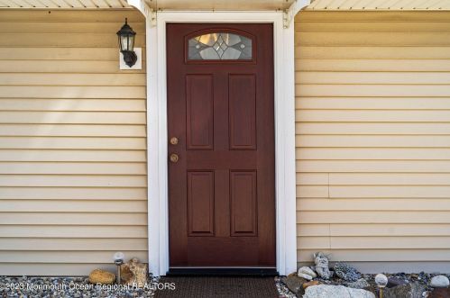 211 Cedar Dr, Berkeley Township NJ 08721-3109 exterior