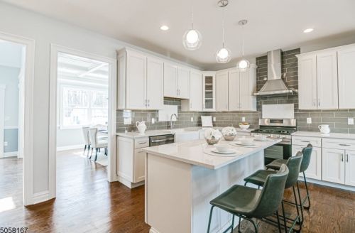 20 Linda Ln, Clark NJ  07066-2631 exterior