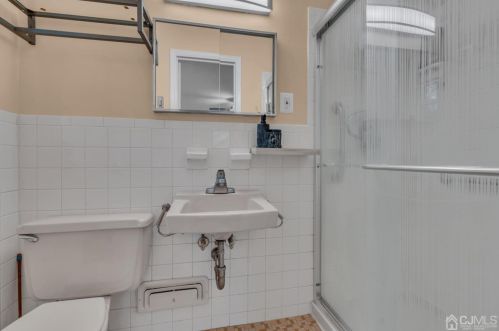 4 Plymouth Ln, East Brunswick NJ  08816-3321 exterior