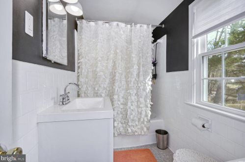 220 29th St, Purcellville VA  20132-3263 exterior