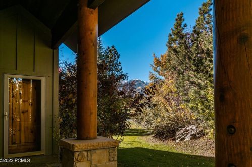 1390 Meadow Loop Rd, Park City, UT 84098-7561