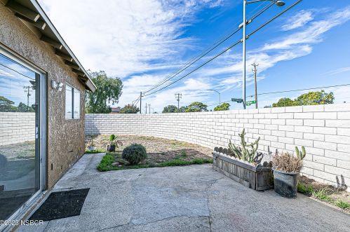 1061 Wildwood Rd, Santa Maria CA  93454-2442 exterior