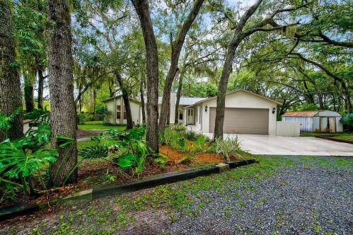 11500 Wild Cat Ln, New Port Richey, FL 34654-1420