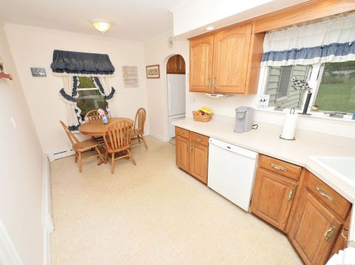 8 Old Rocky Point Rd, Miller Place NY  11764-2025 exterior