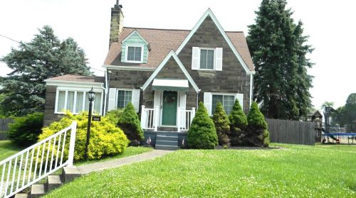 4523 Lincoln Ave, Jeannette, PA 15644-3062