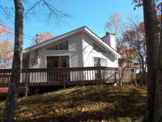 340 Sunrise Dr, Henryville, PA 18332-7874