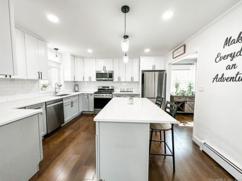 49 Bunny Rd, Norwich CT  06365-8705 exterior