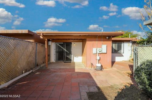 4040 Lazy Palm Dr, Tucson AZ 85730-3817 exterior