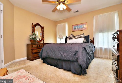 320 Stephen Ct, Charles Town WV  25414-4126 exterior