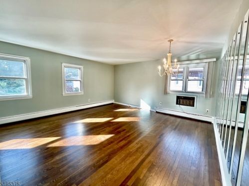 39 Pine St, Bloomfield NJ  07003-4931 exterior