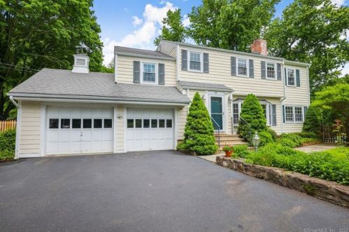21 High Ridge Rd, Bridgeport, CT 06612-2019