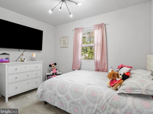 14359 Springbrook Ct, Woodbridge VA  22193-3401 exterior