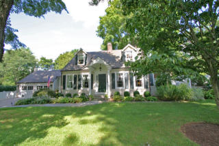 5 Reichert Cir, Westport, CT 06880-2641