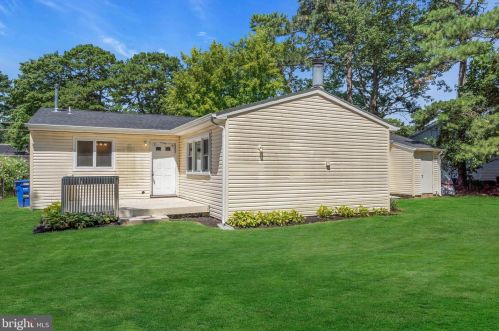 207 Piute Trl, Browns Mills NJ  08015-6125 exterior