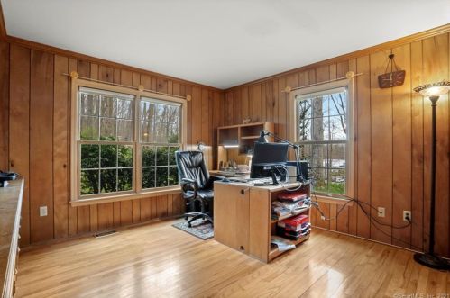 111 Little Brook Rd, New Canaan CT  06840-4917 exterior