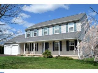 18 Fieldcrest Dr, Collegeville, PA 19426-2736