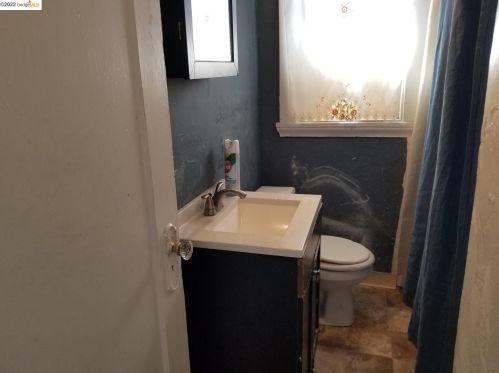 2768 78th Ave, Oakland CA  94605-3302 exterior