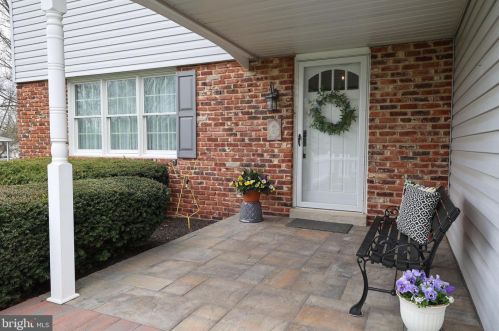 809 Maxwell Pl, Lansdale, PA 19446-5520