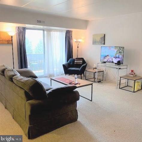 307 Village Rd, Southampton, PA 18966-2513