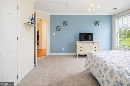 240 O St, Purcellville VA  20132-3002 exterior