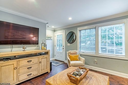 45 Longview Trl, Parsippany NJ  07834-2039 exterior