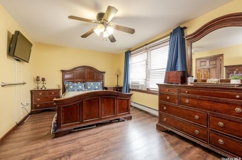 50 Totten Pl, Babylon NY  11702-2810 exterior