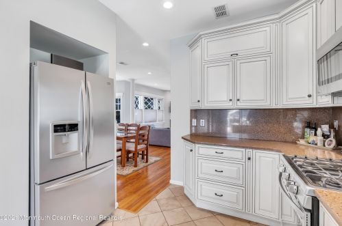 119 Pearl St, Tinton Falls NJ  07701-1522 exterior