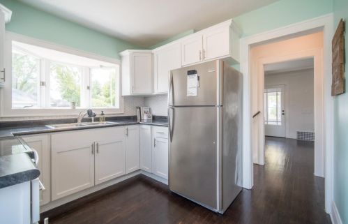 1722 57, Milwaukee WI 53220-3123 exterior