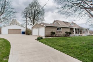 5744 Smokey Row Rd, Greenwood, IN 46143-8665